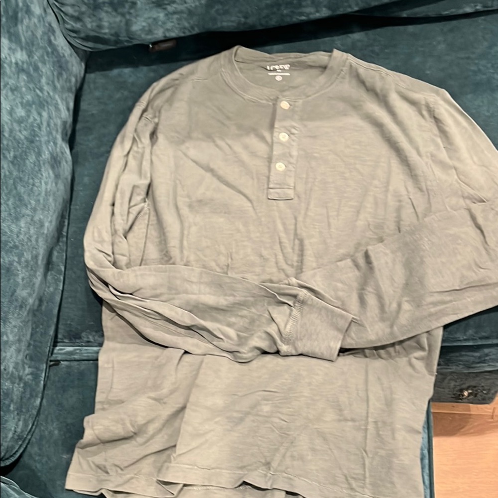 Levi's Gray Long Sleeve Tee Classic Comfort